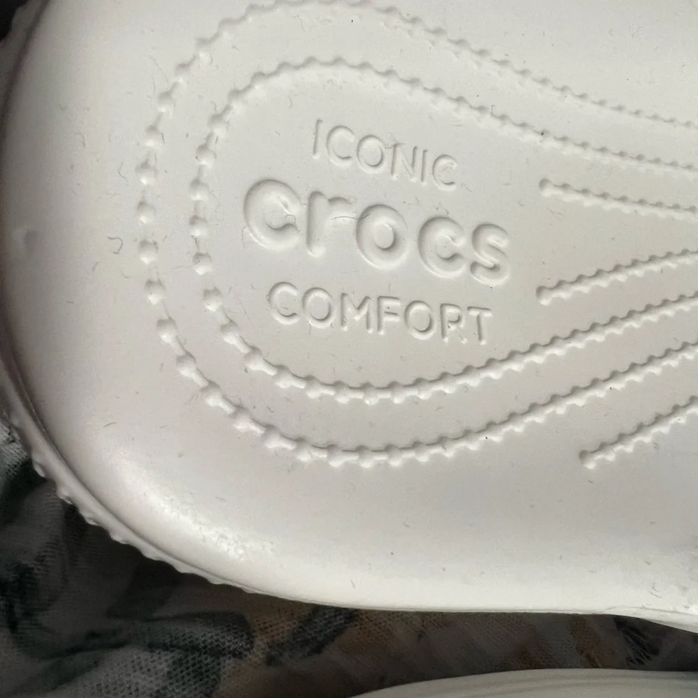 Crocs, Men’s Tie Dye Slides/Sandals. NWT